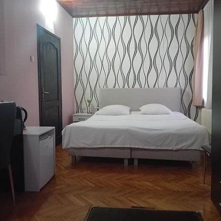Vila Silia Skopje Esterno foto