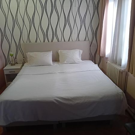 Vila Silia Skopje Esterno foto