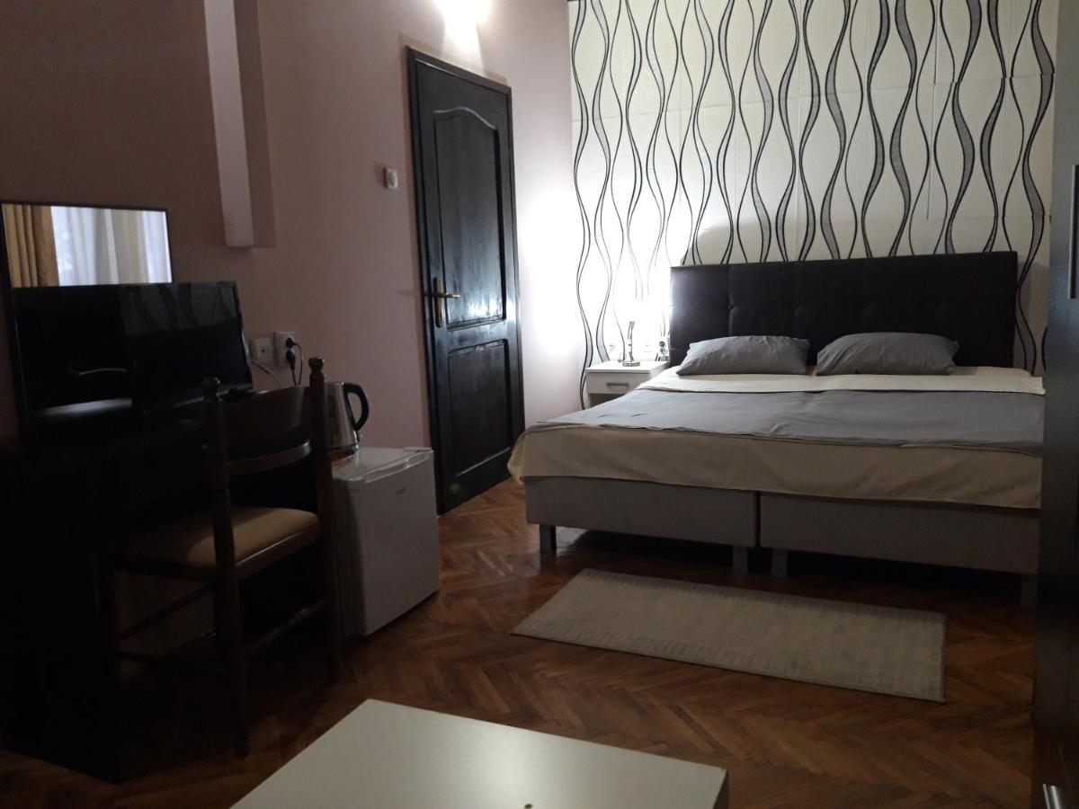 Vila Silia Skopje Esterno foto